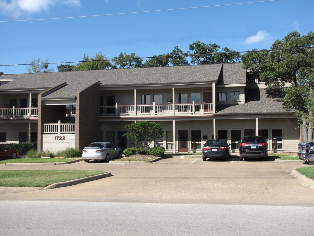 ± 974-2,143 SF Office Space | 1722 Broadmoor Drive | Bryan, TX: 1722 Broadmoor Dr, Bryan, TX 77802